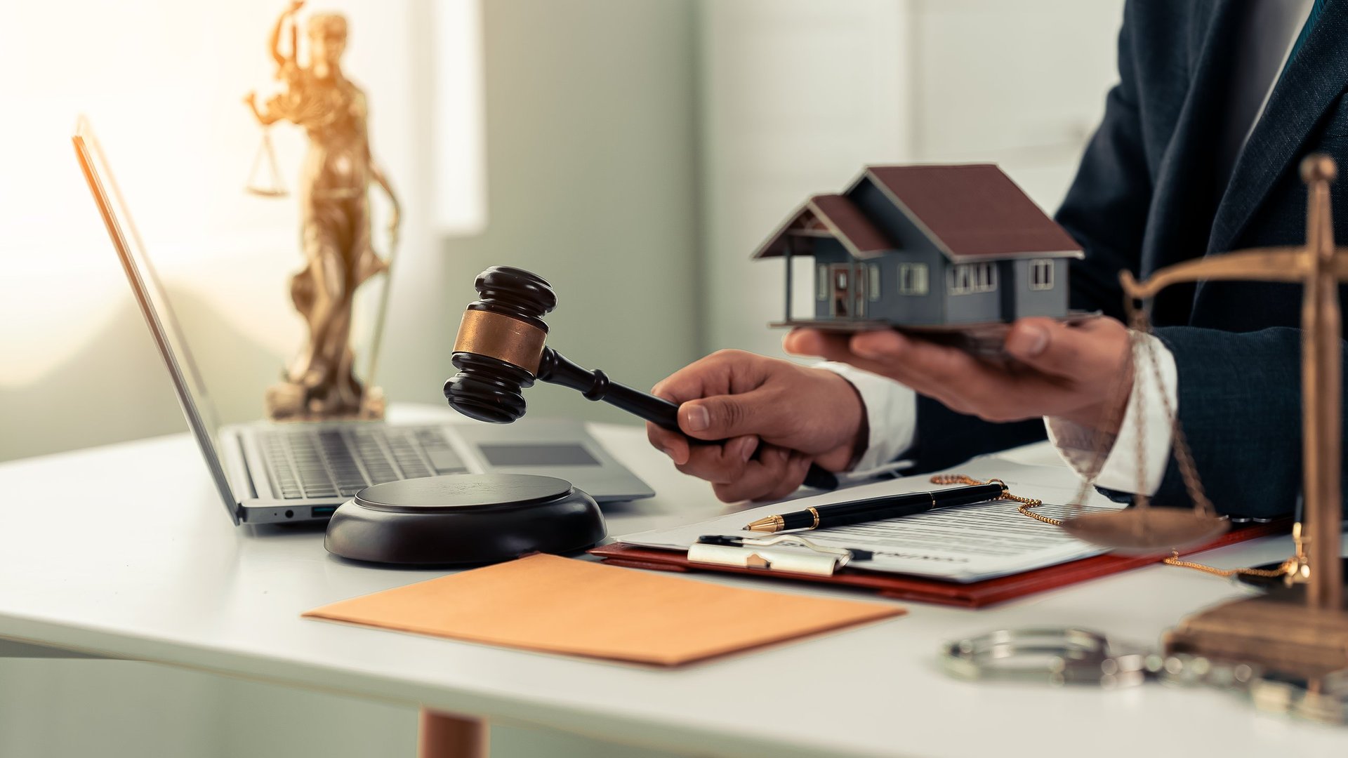 Options before foreclosure auction - miniature house and gavel