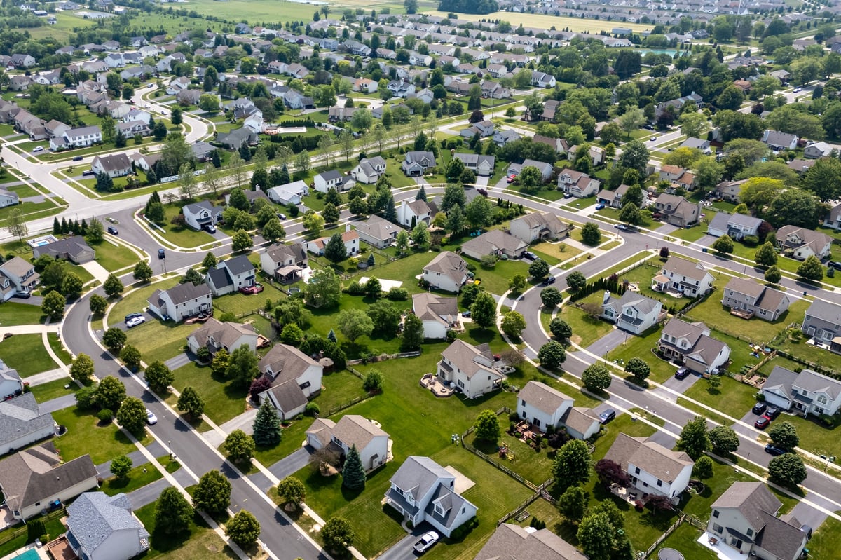 Residential neighborhood in the Chicago north suburbs of Illinois